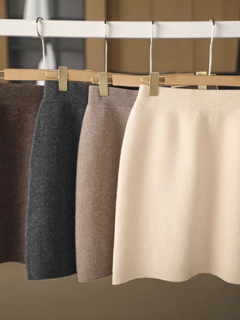 Wool knitted short skirt - Image 5