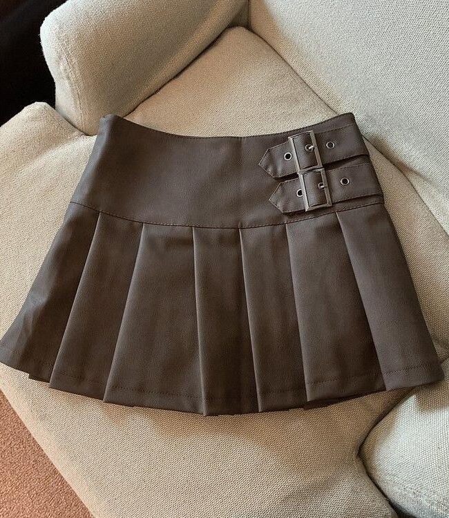 The Nina High Waist Pleated Pu Skirt Detail – La Rose Couture Trousers & Skirts