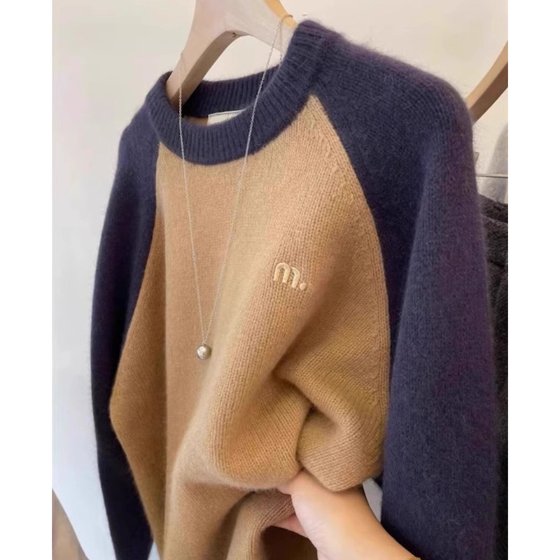 Women's Contrast Sleeve Raccoon Velvet Pullover Sweater - Image 4
