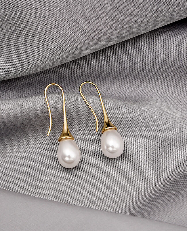 The Juliette Vintage Water Drop Pearl Earrings for Classic Jewelry – La Rose Couture Jewellery & Accessories