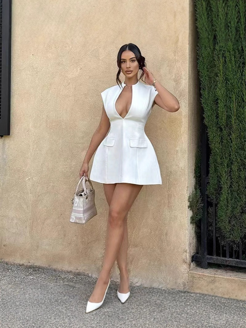 Womens Sleeveless V-Neck Short Dress - Image 4