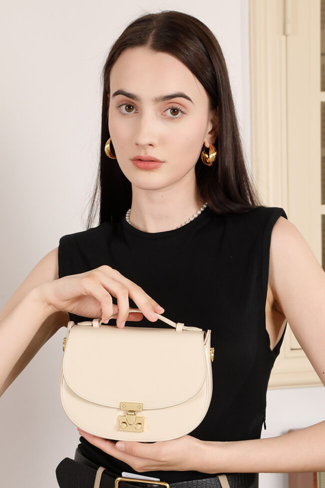 The Penelope Genuine Leather Saddle Handbag Detail – La Rose Couture Handbags & Clutches