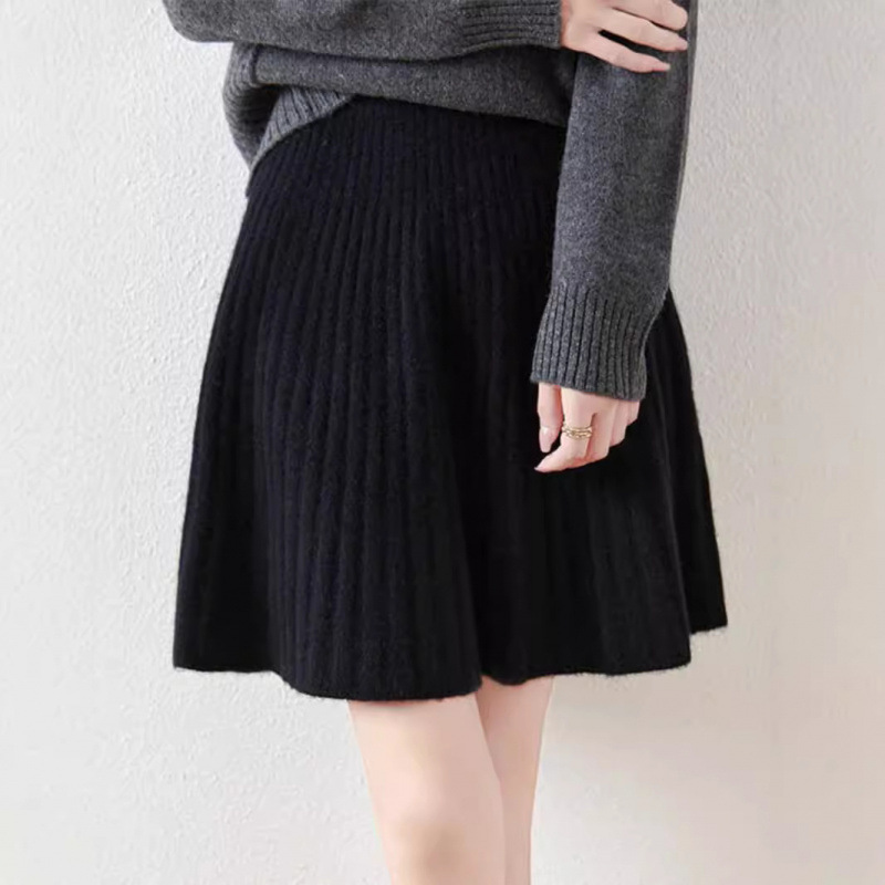 Women's woolen dress - Image 2