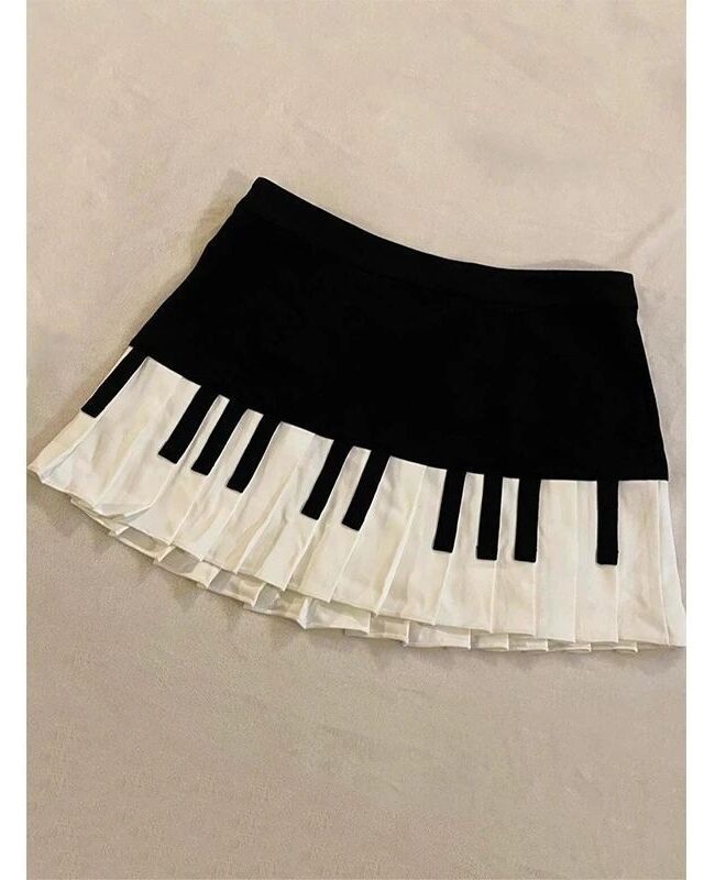 The Amandine Vintage Piano Print Pleated Skirt Detail – La Rose Couture Trousers & Skirts